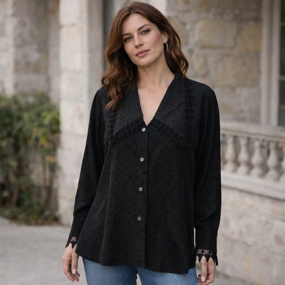 vtg ANN FERRIDAY button up Blouse in Black lace trim One size